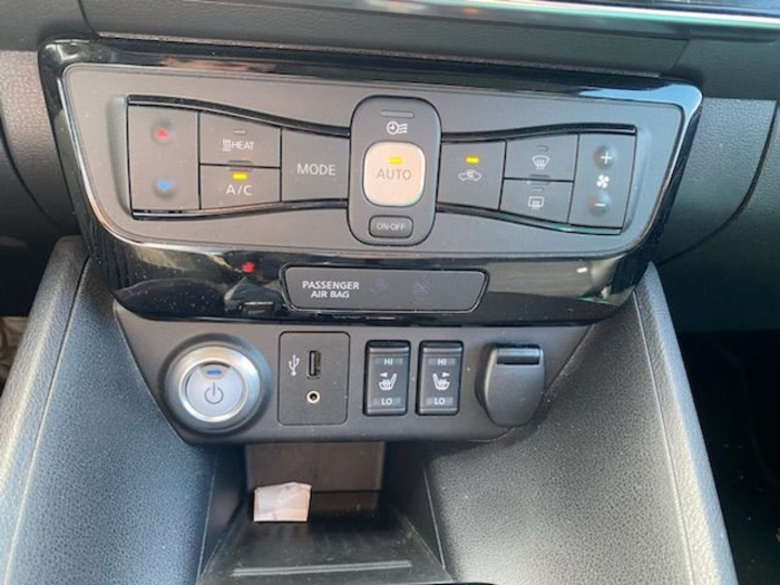 NISSAN LEAF